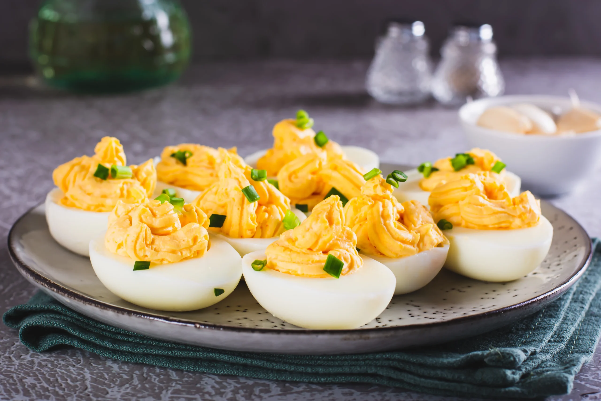 HUEVOS RELLENOS DE MOSTAZA